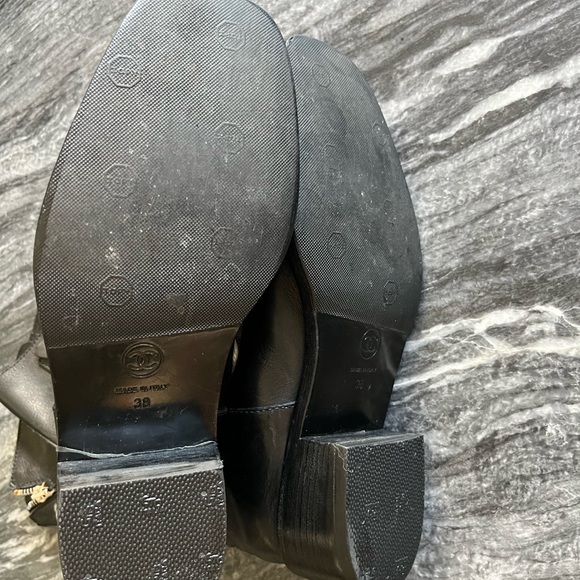 Chanel Interlocking CC Logo Black Leather Moto Boots - Picture 9 of 11